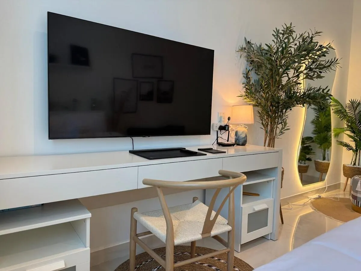 Ashri Hh, Bohemian Style Condo In Downtown Dubai United Arab Emirates