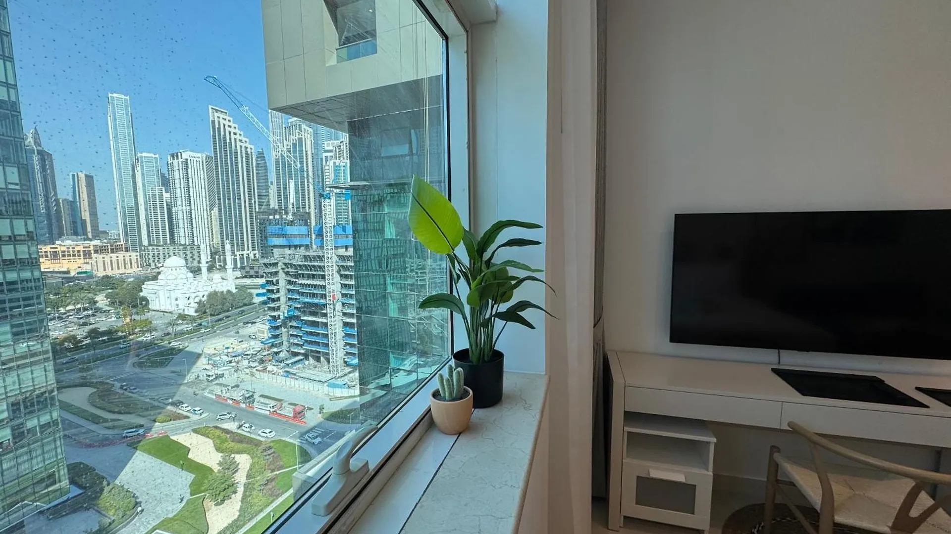 Ashri Hh, Bohemian Style Condo In Downtown Dubai United Arab Emirates