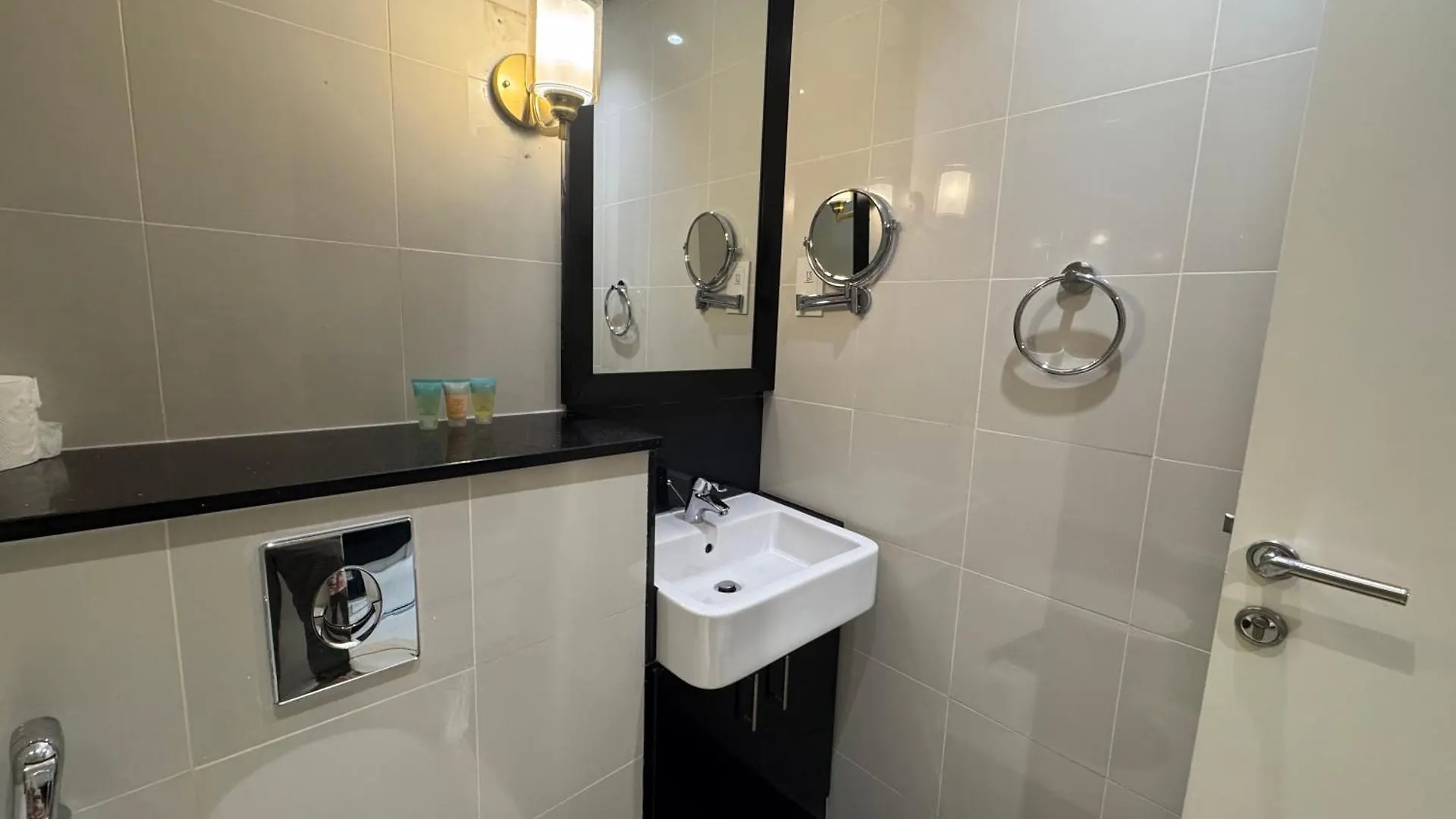 Ashri Hh, Bohemian Style Condo In Downtown Dubai